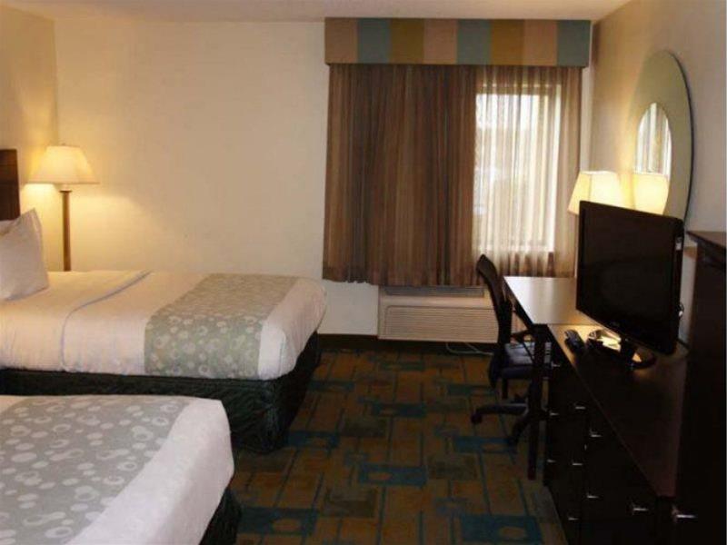 Wyndham Garden Columbia-Ft Jackson Hotell Exteriör bild